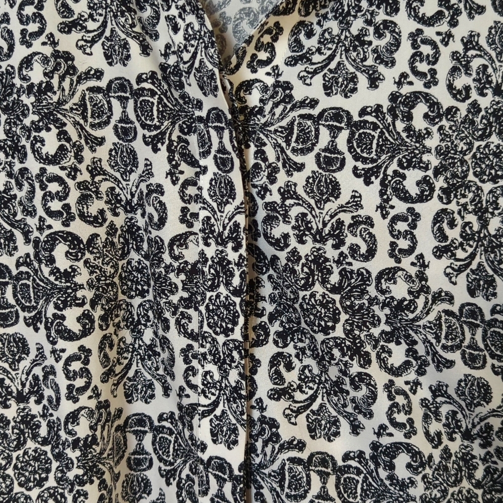 Chico's No-Iron Blouse - Picture 2 of 6